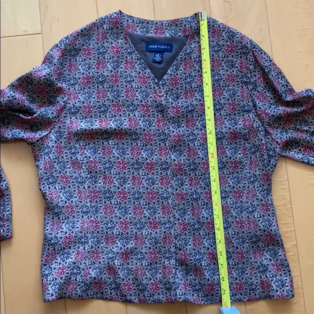 Patterned, Fully Lined Silk Blouse - image 6